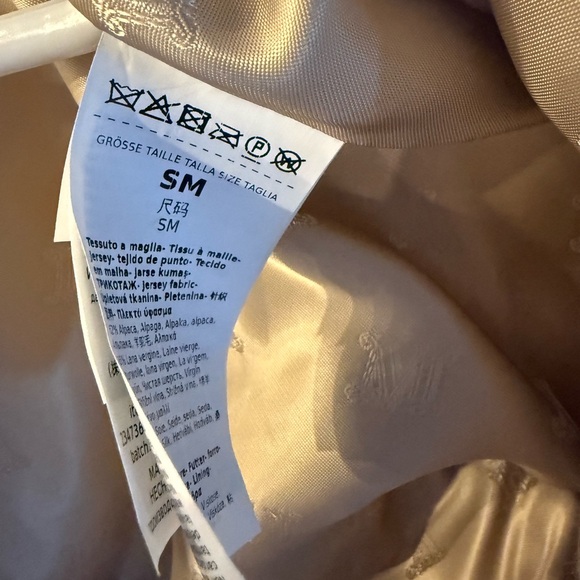 MaxMara Cream Luxury Coat - Picture 3 of 3